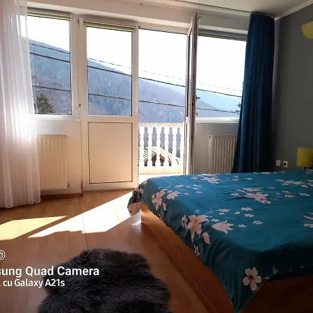 Sunrise Apartment *
